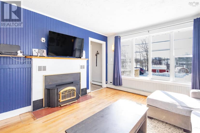 31 Hillcrest Street — photo 13 of 36