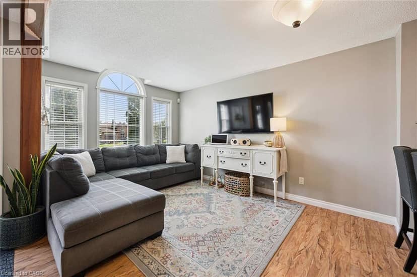 108 CANROBERT Street — photo 8 of 40