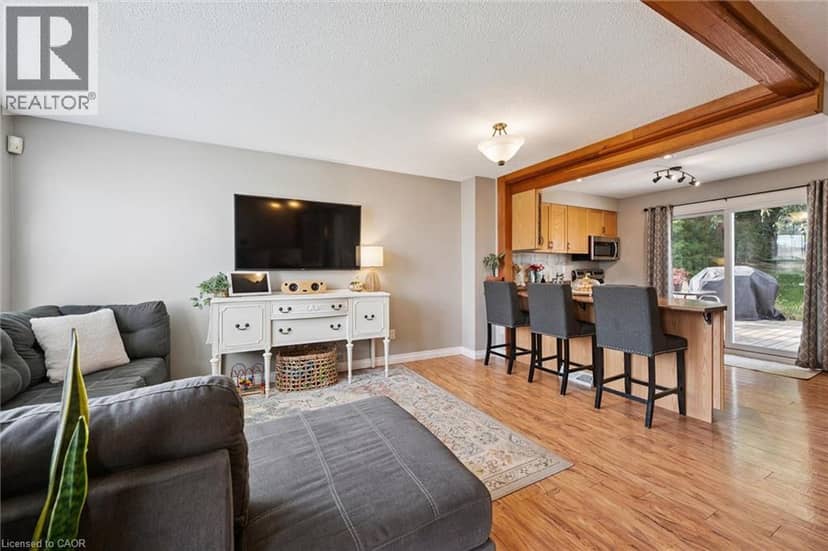 108 CANROBERT Street — photo 7 of 40