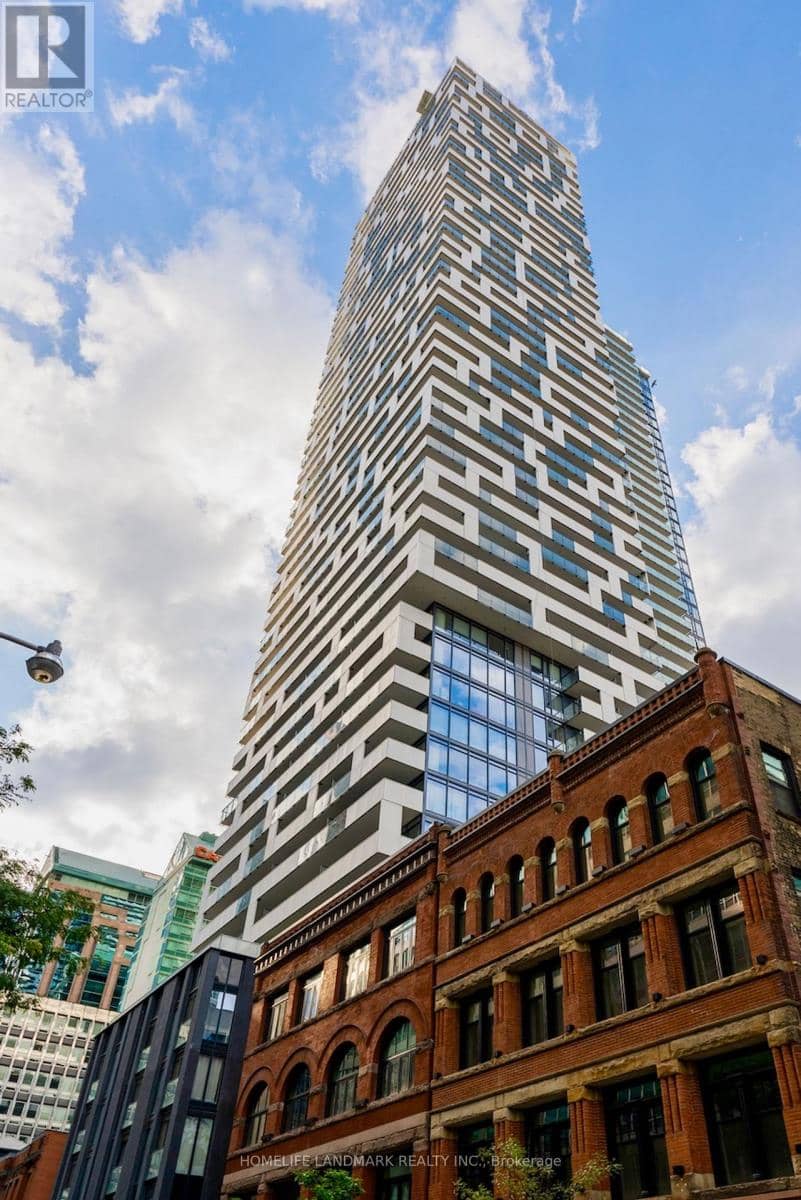 3905 - 20 Lombard Street — photo 1 of 15