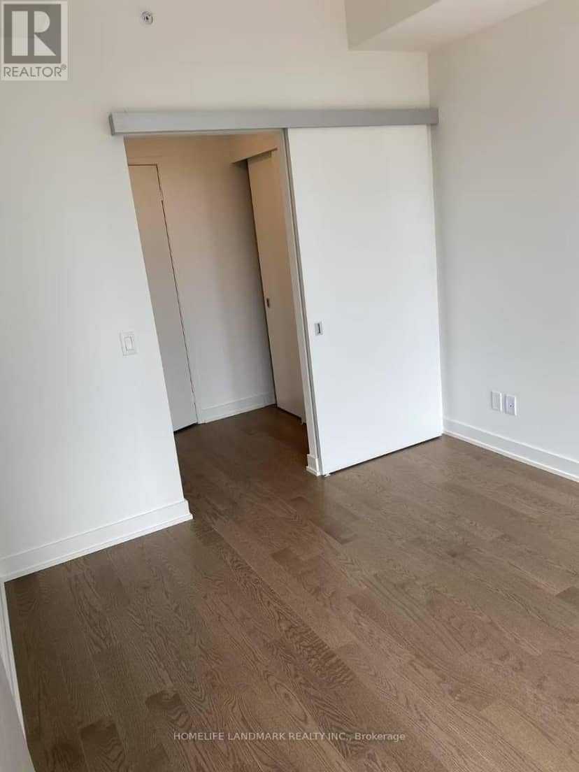3905 - 20 Lombard Street — photo 12 of 15