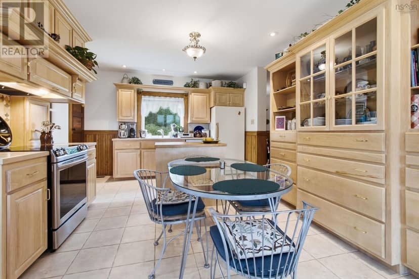 5773 Stellarton Trafalgar Road, Stellarton, photo 7