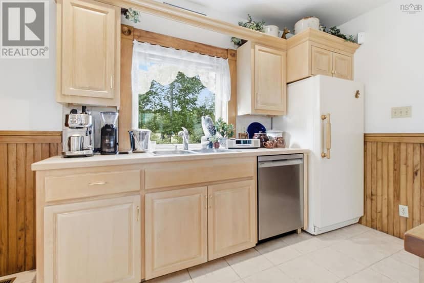 5773 Stellarton Trafalgar Road, Stellarton, photo 8
