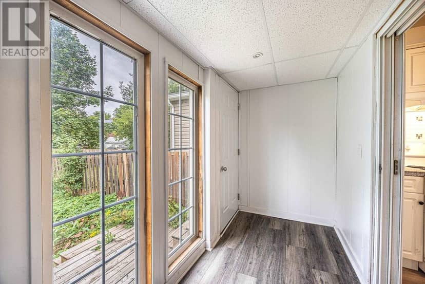 43 Salisbury AVE — photo 16 of 24