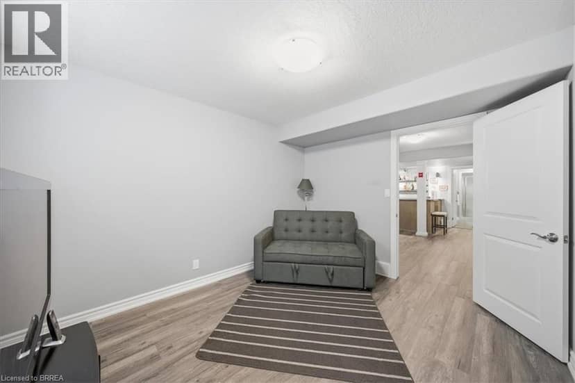 4 LYNNDALE Road — photo 31 of 40