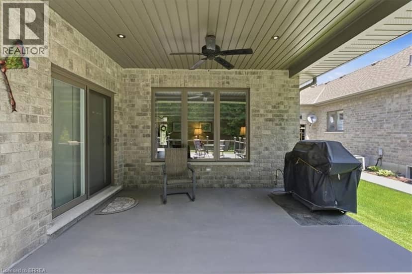 4 LYNNDALE Road — photo 38 of 40