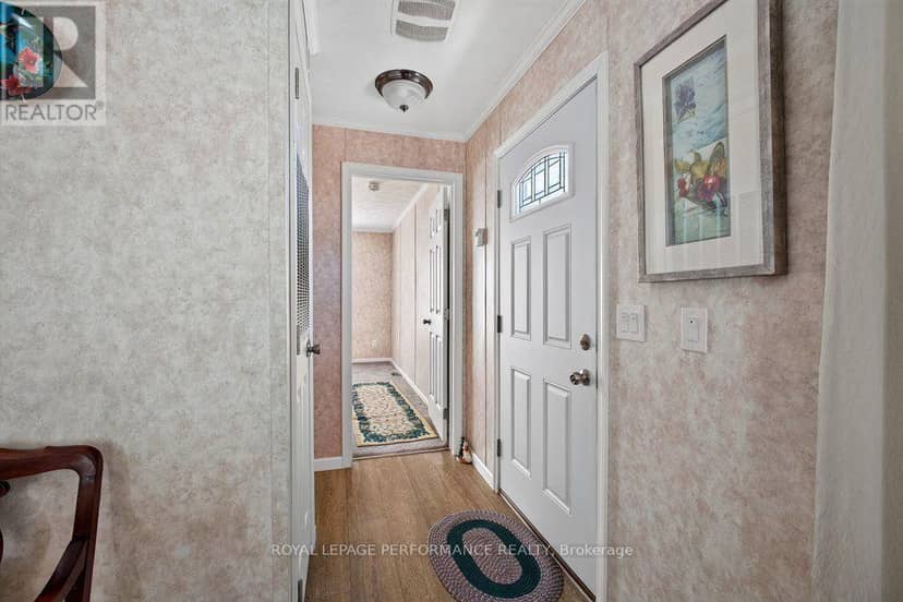 16 Eastgate Avenue — photo 3 of 40