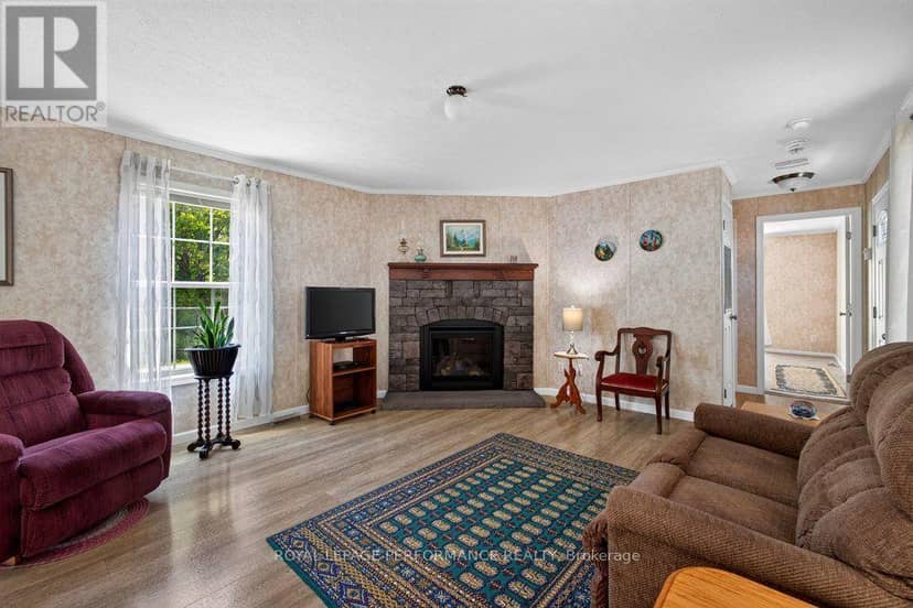 16 Eastgate Avenue — photo 8 of 40