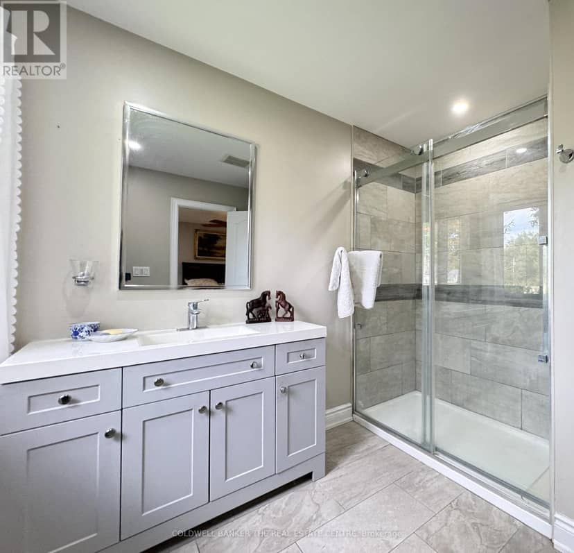 44 Iris Drive — photo 18 of 40