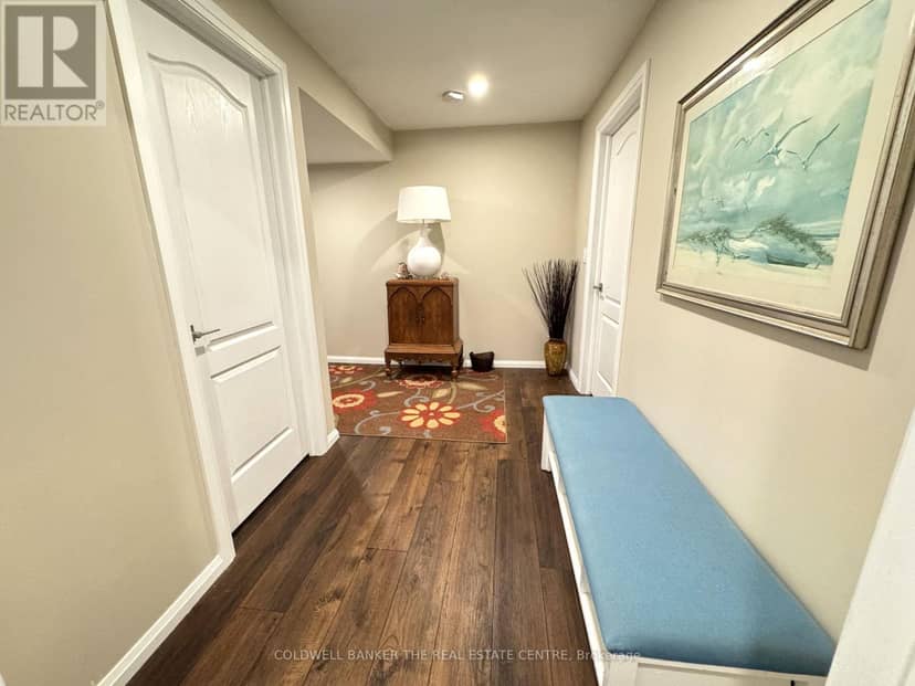 44 Iris Drive — photo 15 of 40
