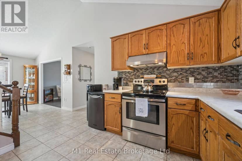 106 Bellamy Crescent — photo 10 of 38