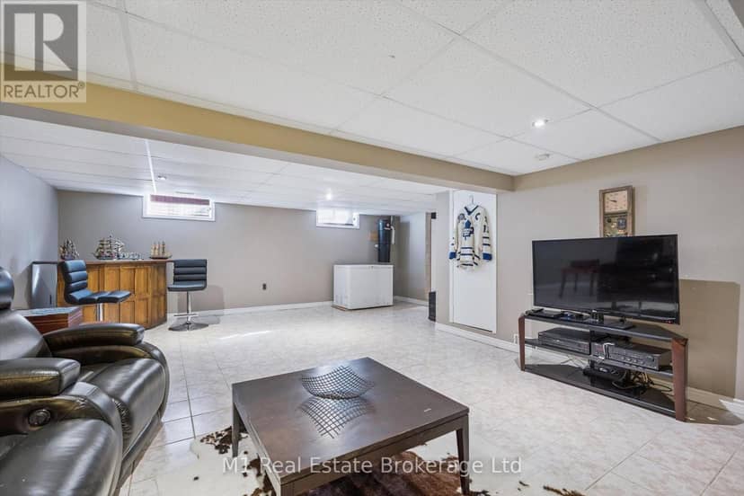 106 Bellamy Crescent — photo 25 of 38