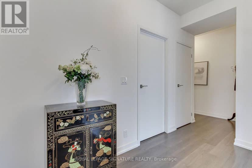 1812 - 98 Lillian Street — photo 7 of 40