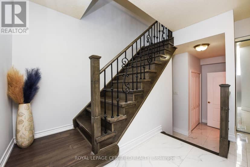 6037 Clover Ridge Crescent — photo 2 of 23