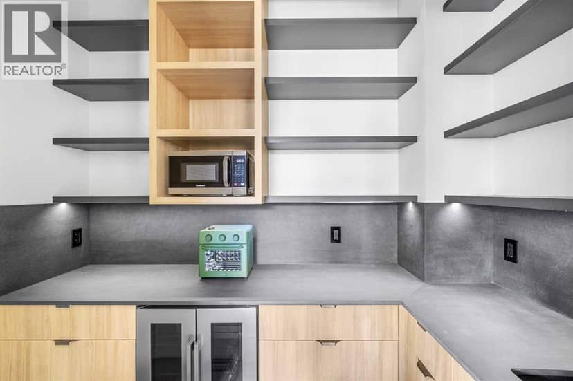 3B Willow Crescent SW — photo 10 of 36