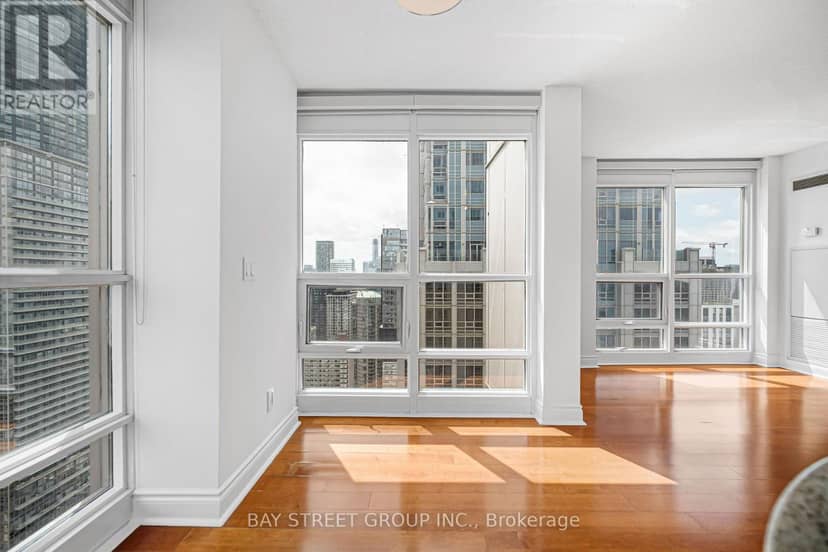 4105 - 763 Bay Street — photo 22 of 40
