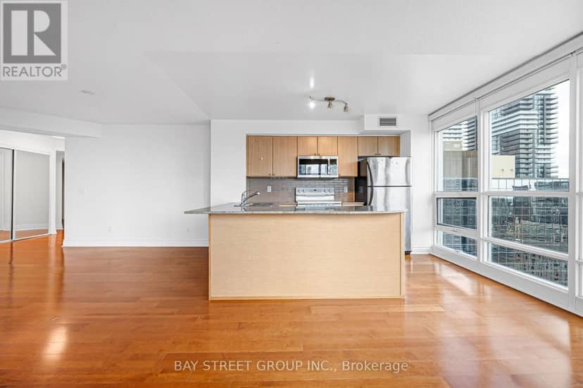 4105 - 763 Bay Street — photo 24 of 40