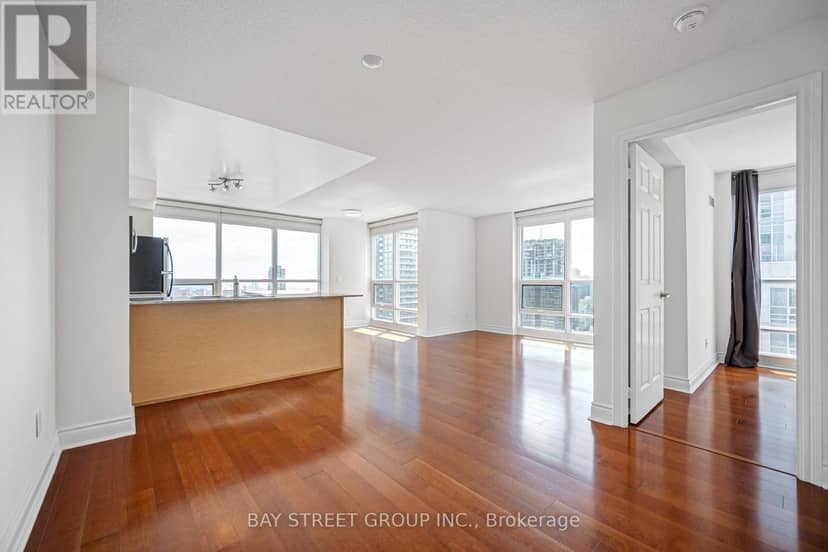 4105 - 763 Bay Street — photo 29 of 40