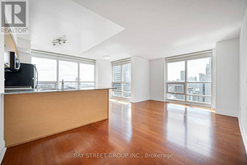 4105 - 763 Bay Street — photo 30 of 40