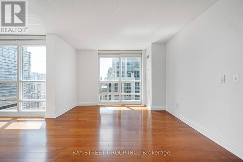 4105 - 763 Bay Street — photo 31 of 40