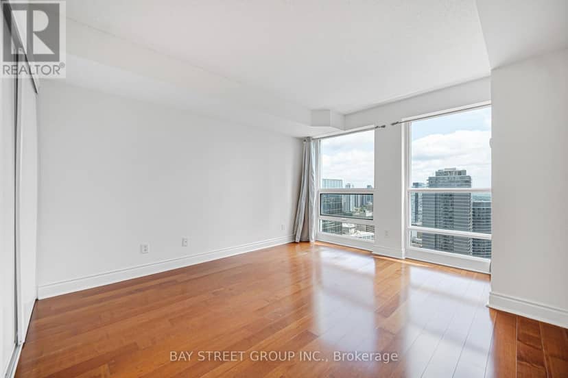 4105 - 763 Bay Street — photo 34 of 40