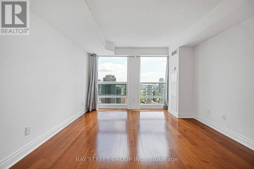 4105 - 763 Bay Street — photo 35 of 40