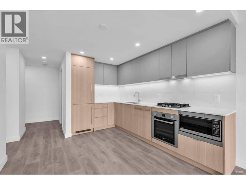 21XX 318 ALDERSON AVENUE, Coquitlam, photo 2