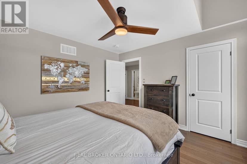 30 Masters Crescent — photo 29 of 40