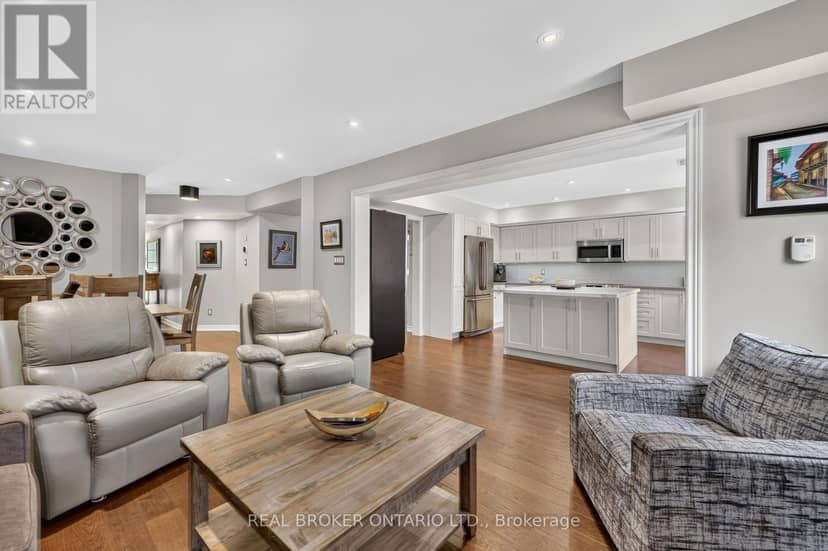 30 Masters Crescent — photo 9 of 40