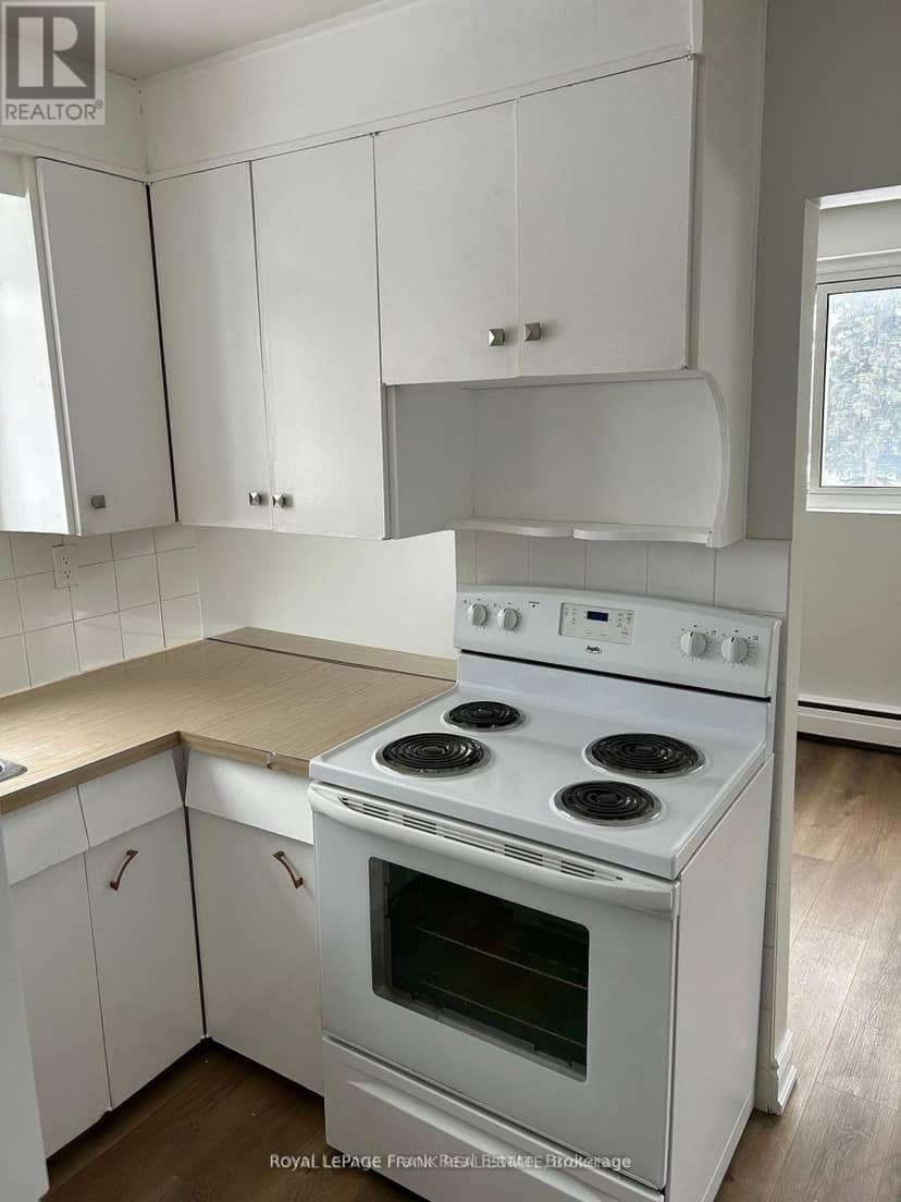 180 Nipigon Street — photo 12 of 40