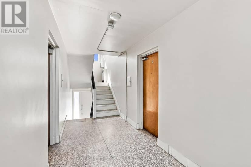 180 Nipigon Street — photo 18 of 40