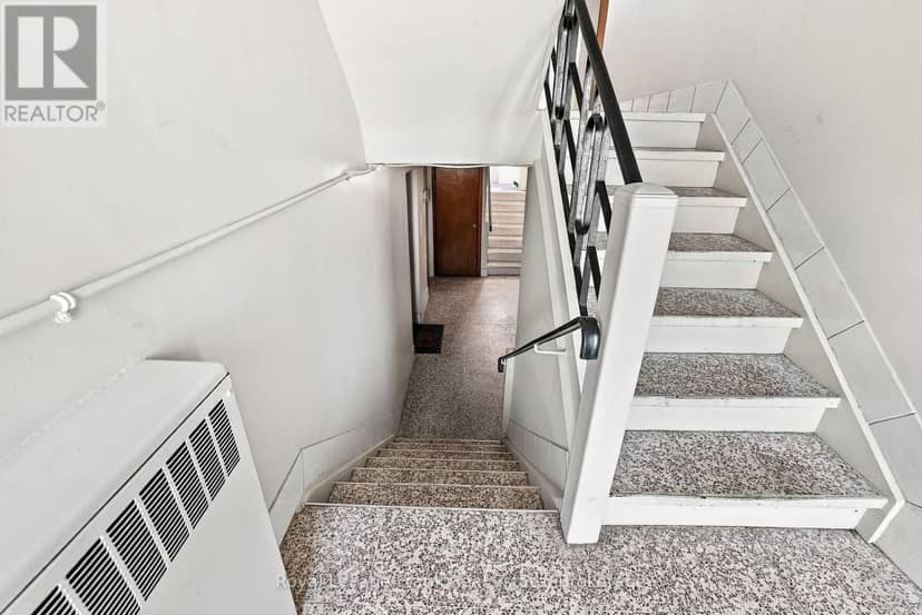 180 Nipigon Street — photo 26 of 40