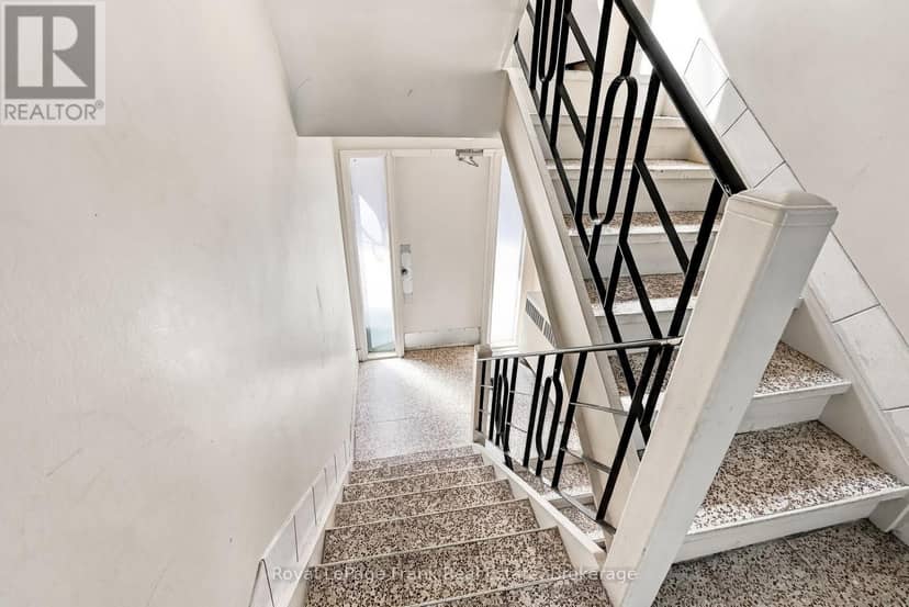180 Nipigon Street — photo 19 of 40
