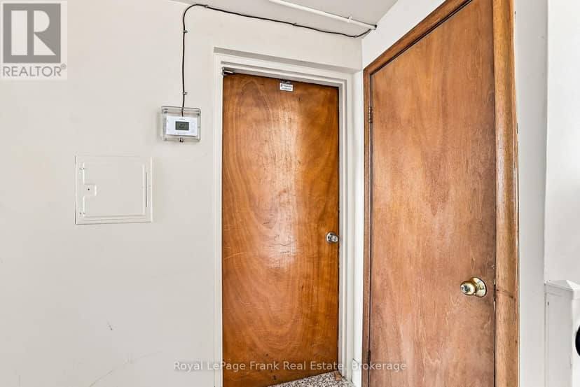 180 Nipigon Street — photo 31 of 40