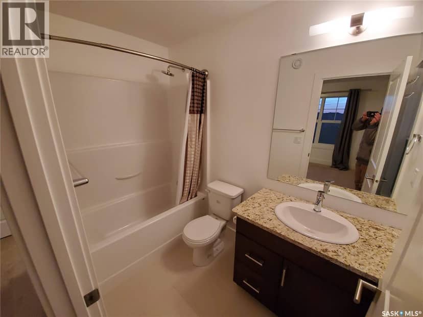 447 Eaton LANE — photo 14 of 28