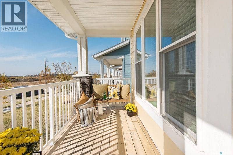 447 Eaton LANE, Saskatoon, photo 2