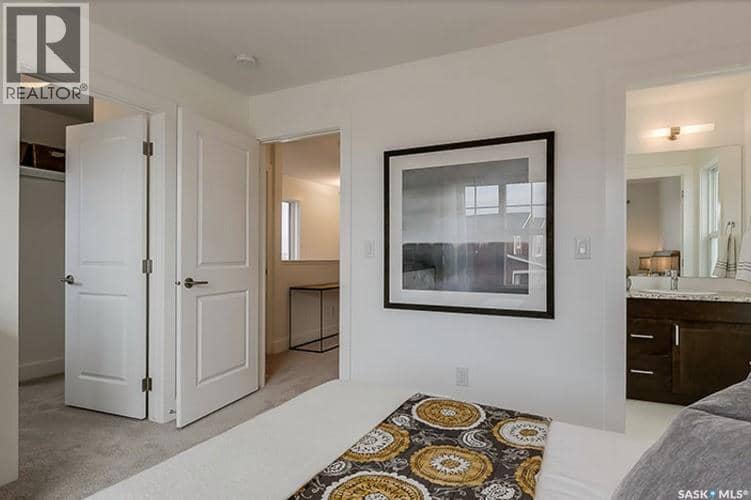 447 Eaton LANE — photo 9 of 28