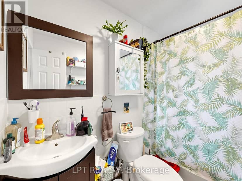 303 Oakwood Avenue — photo 11 of 32