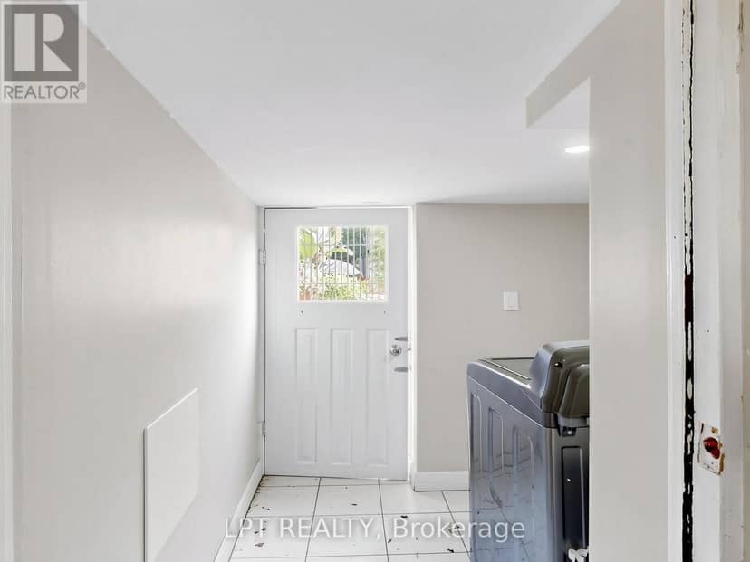 303 Oakwood Avenue — photo 31 of 32