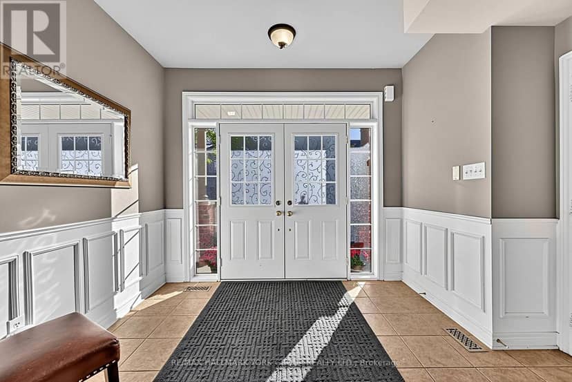 383 Gilpin Drive, Newmarket, photo 4