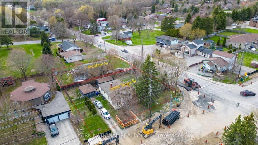 19392 Yonge Street — photo 1 of 17