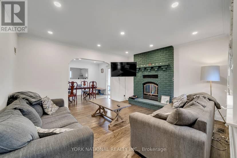 19392 Yonge Street — photo 10 of 17