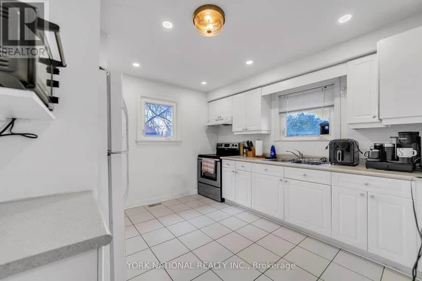 19392 Yonge Street — photo 14 of 17