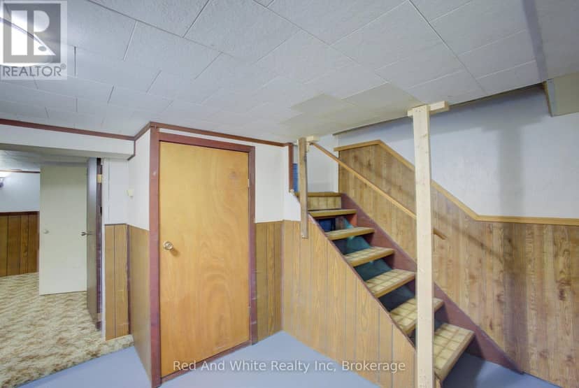 1203 Yonge Street S — photo 24 of 37