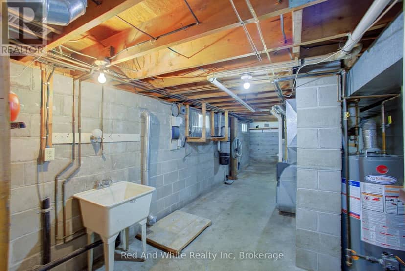 1203 Yonge Street S — photo 31 of 37