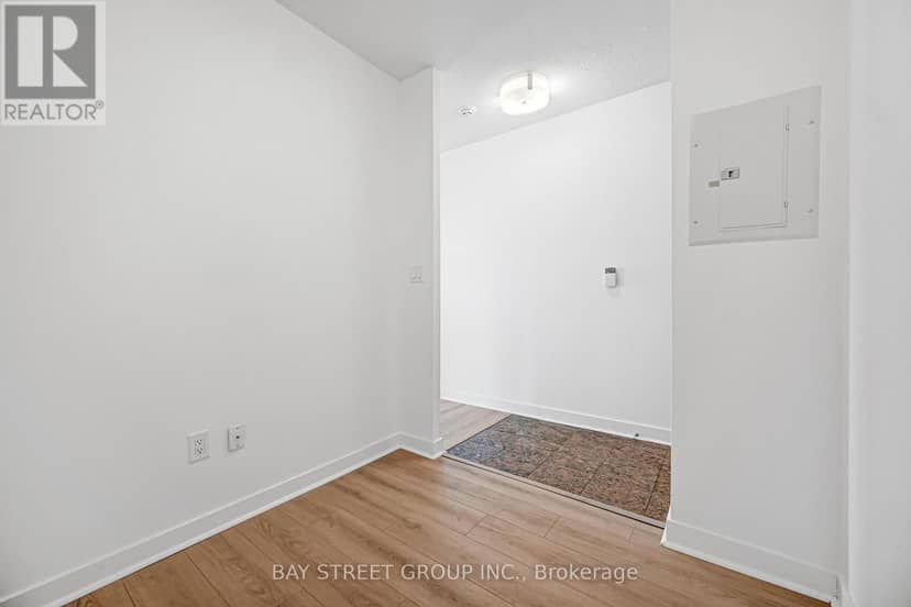 3703 - 35 Mariner Terrace — photo 19 of 36