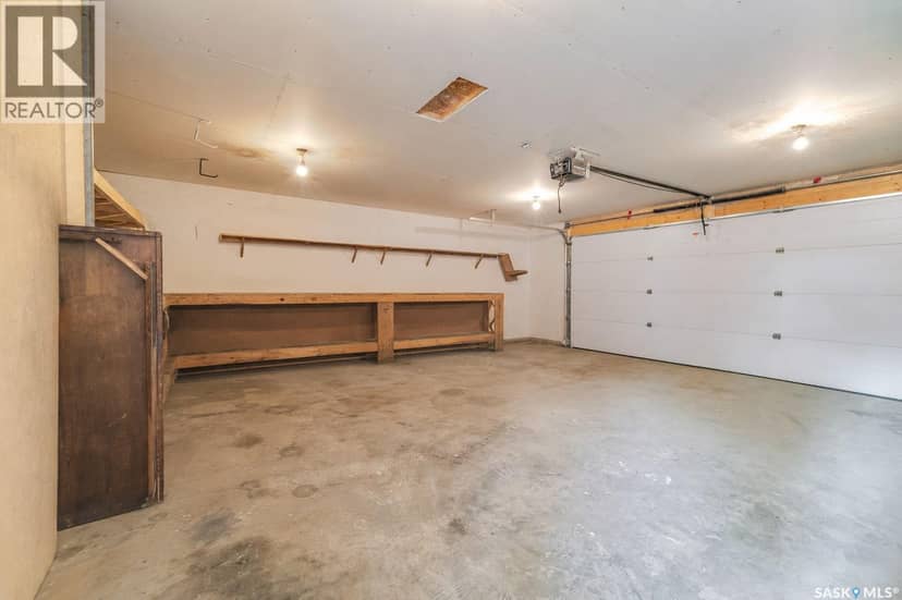 414 Main STREET S — photo 4 of 40