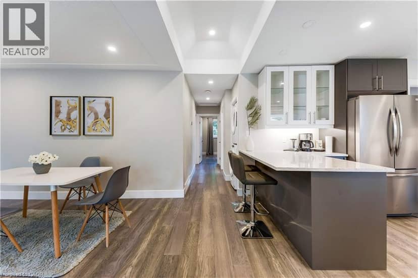 106 KENNETH Avenue — photo 4 of 40