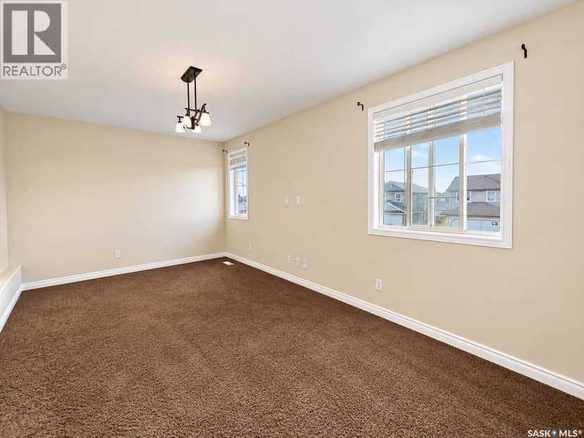 114 Korol CRESCENT — photo 11 of 28