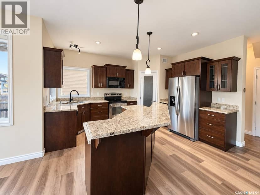 114 Korol CRESCENT — photo 7 of 28